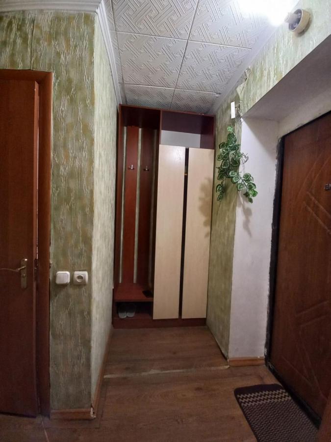 1 Комнатная Квартира Остановка Торговый Центр Čerkasy Esterno foto